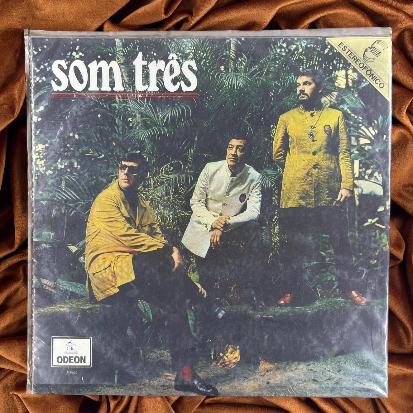 Som Três - Um é pouco, dois é bom  (1970) - Crocodiscos