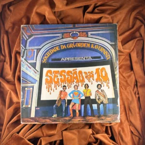 SOCIEDADE DA GRÃ-ORDEM - SESSÃO DAS 10 [SELO VELEIRO]